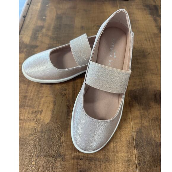 COPPER KEY Skedaddle Girls/Youth shoes; size 3; Sparkly Blush, secure, NEW! - Picture 1 of 8